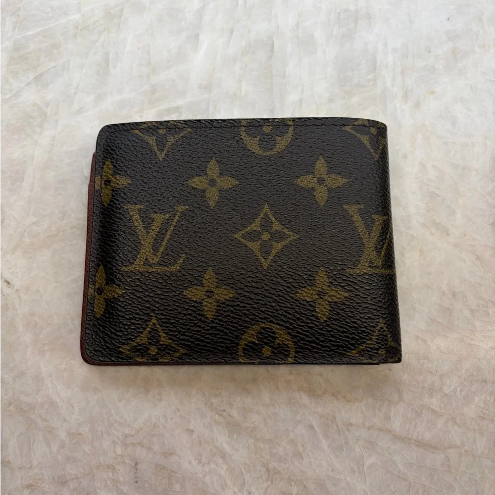 Authentic Louis Vuitton Monogram Bifold Wallet, Great Condition